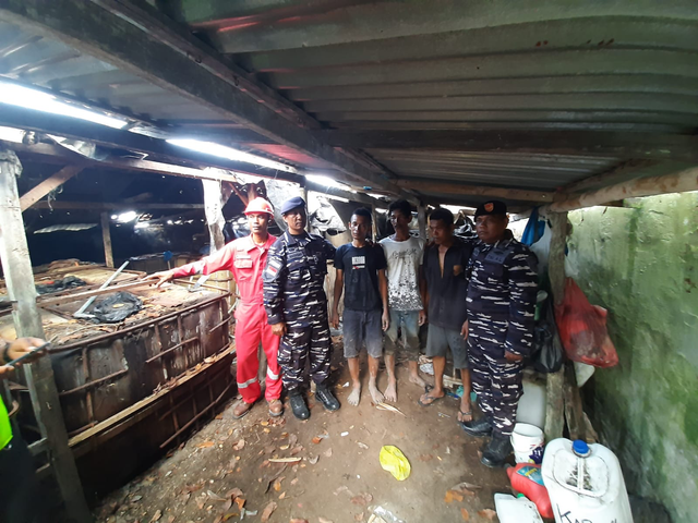 TNI AL Lantamal I Belawan yang berhasil menindak pencurian avtur pada pipa penerimaan Aviation Fuel Terminal (AFT) Kualanamu. Foto: Dok. Pertamina