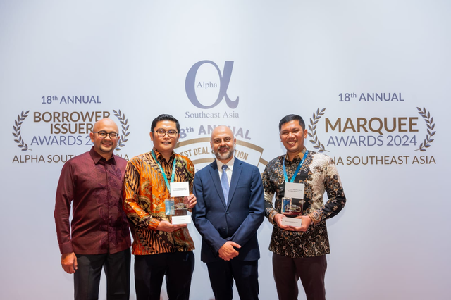 BNI raih penghargaan Best Online Trade Facilitation Solution in Indonesia 2024 dan Best Cross Border Payment Solution in Indonesia 2024 dari Alpha Southeast Asia di ajang 18th Annual Transaction Banking Awards 2024 di Kuala Lumpur, Malaysia, Rabu (12/2/2025). Foto: Dok. BNI