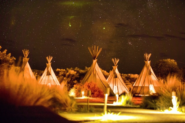 Wisata Glamping Sukabumi. Foto Hanya Ilustrasi, Bukan Sebenarnya. Sumber Foto: Unsplash.com/Martin Robles