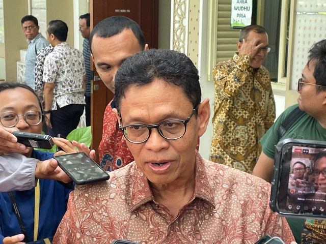 Wakil Menteri Energi dan Sumber Daya Mineral (ESDM) Yuliot Tanjung saat di Kantor Kementerian ESDM, Jumat (14/2). Foto: Ghifari/kumparan 