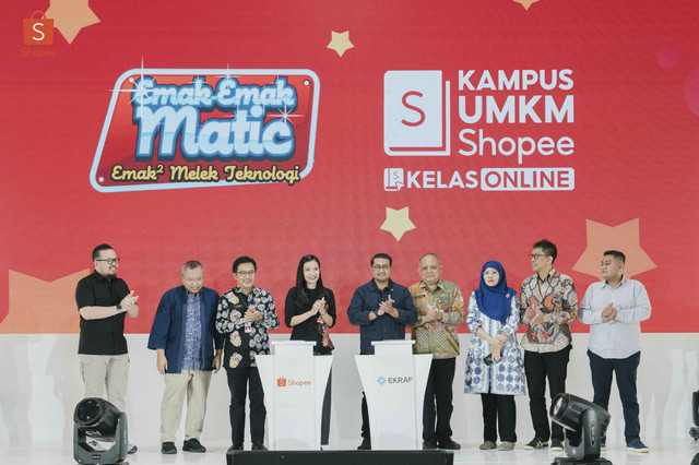 Shopee mengadakan pelatihan keterampilan digital kepada ribuan ibu di 11 kota di Indonesia.  Foto: Dok. Shopee