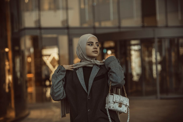 Ilustrasi untuk ide outfit skena hijab. Foto: Pexels/Rahib Hamidov