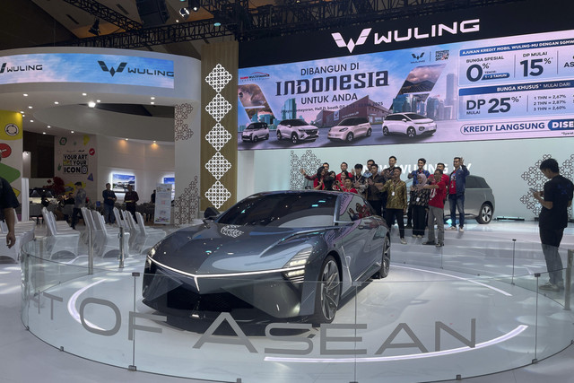 Mobil konsep Wuling Light of ASEAN debut perdana di IIMS 2025. Foto: Sena Pratama/kumparan