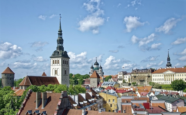 https://pixabay.com/photos/estonia-tallinn-historic-center-3737128/