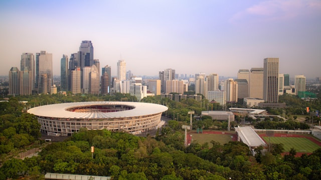 Tempat Parkir GBK. Foto Hanya Ilustrasi, Bukan Sebenarnya. Sumber Foto: Unsplash.com/Dino Januarsa