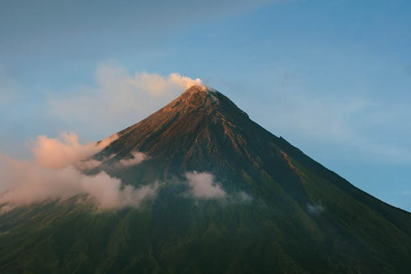 Ilustrasi Sejarah Gunung Argopuro, Pexels/Kim Tayona