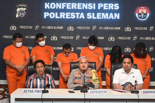 Enam orang mengaku wartawan memeras seorang wanita. Foto: Dok Polresta Sleman/Pandangan Jogja