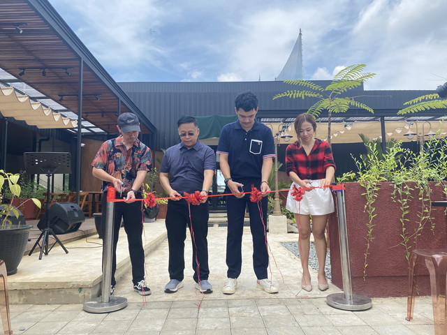 Jajaran Tumbuh Purnama dan First Swing saat melakukan Soft Opening First Swing Golf Driving Range Pontianak pada Sabtu, 15 Februari 2025. Foto: Alycia Tracy Nabila/Hi!Pontianak