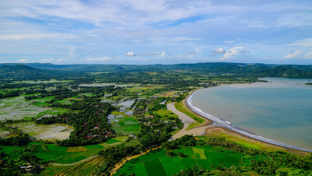 Puncak Darma Geopark, Sumber Foto: Unsplash/ Aditya Pradipta