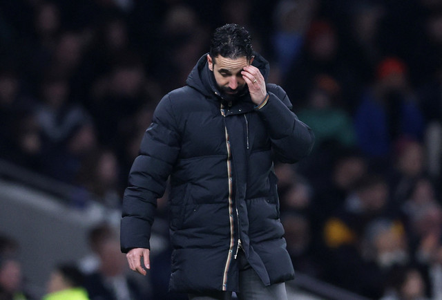 Ruben Amorim saat Tottenham Hotspur vs Manchester United dalam laga pekan ke-25 Liga Inggris 2024/25 di Tottenham Hotspur Stadium, London, Minggu (16/2) malam WIB. Foto: David Klein/REUTERS