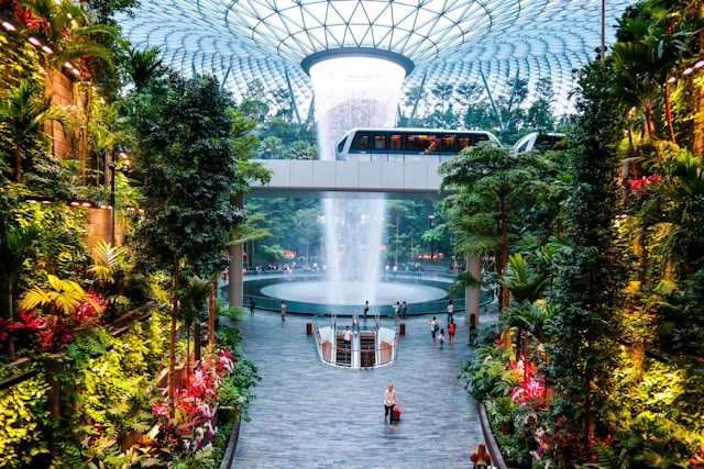 Bandara Terbaik di Dunia. Foto Singapore Changi Airport. Sumber: unsplash.com/Sreehari Devadas