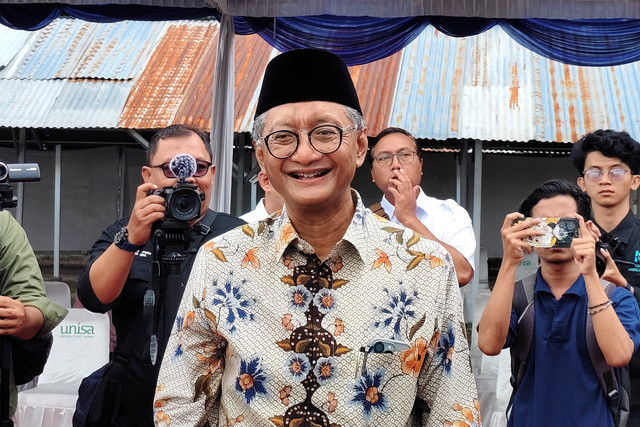 Menteri Pekerjaan Umum (PU) Dody Hanggodo ditemui di acara peninjauan lokasi Rusunawa Universitas Aisyiyah Yogyakarta (Unisa) di Kapanewon Gamping, Kabupaten Sleman, Senin (17/2/2025). 
 Foto: Arfiansyah Panji Purnandaru/kumparan