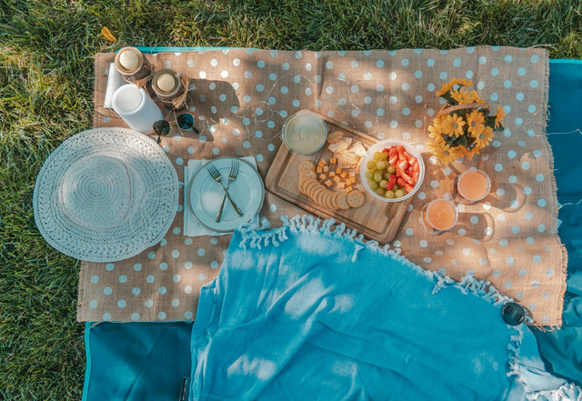 Tempat Piknik Sukabumi. Foto hanya sebagai ilustrasi, bukan tempat sebenarnya. Sumber foto: Unsplash-Deval Parikh