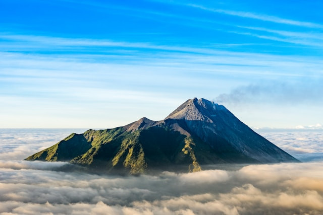 Gunung Tertinggi di Jawa Tengah. Foto Hanya Ilustrasi, Bukan Sebenarnya. Sumber Foto: Unsplash.com/Frenky Harry