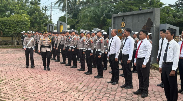 Apel gelar pasukan dalam rangka Ops Keselamatan Kapuas 2025. Foto: M. Zain/Hi!Pontianak