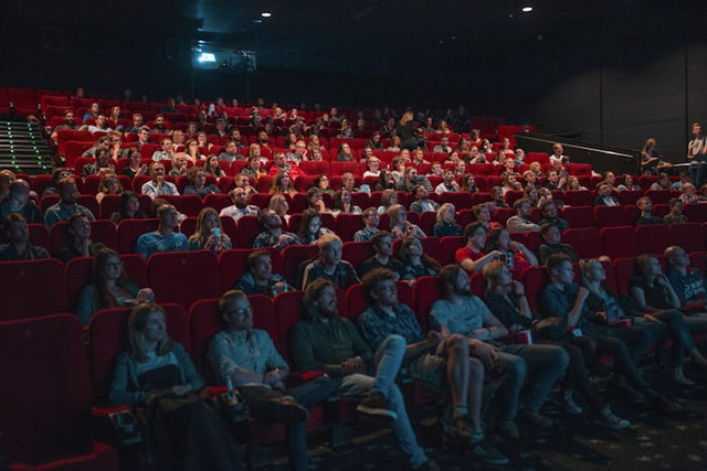 Tempat Duduk Bioskop CGV Terbaik  (Foto hanya ilustrasi, bukan tempat sebenarnya) Sumber: unsplash/ Krists Luhaers