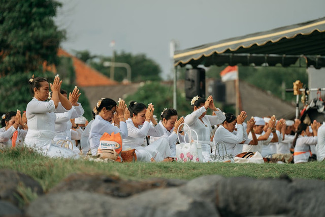 Masyarakat Hindu Bali memiliki beragam jenis hari raya dan perayaan. Foto: Pexels.com