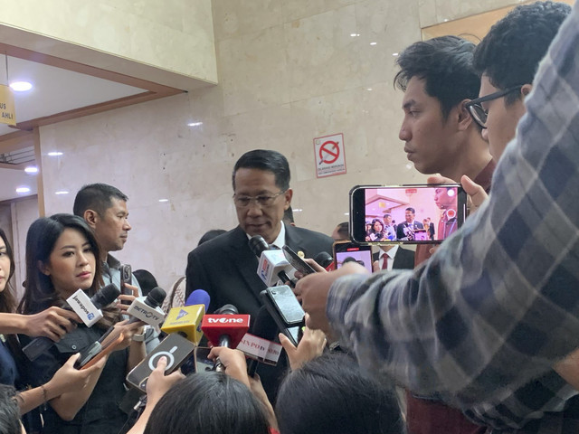 Menteri Hukum, Supratman Andi Agtas memberikan keterangan pers di Kompleks Parlemen Senayan, Jakarta, Selasa (18/2/2025). Foto: Luthfi Humam/kumparan