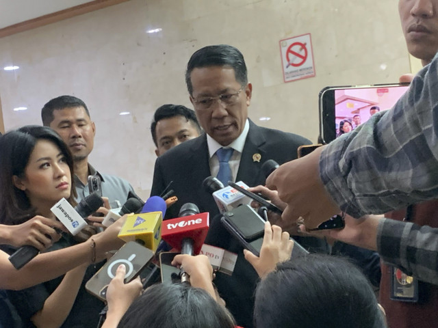 Menteri Hukum, Supratman Andi Agtas memberikan keterangan pers di Kompleks Parlemen Senayan, Jakarta, Selasa (18/2/2025). Foto: Luthfi Humam/kumparan