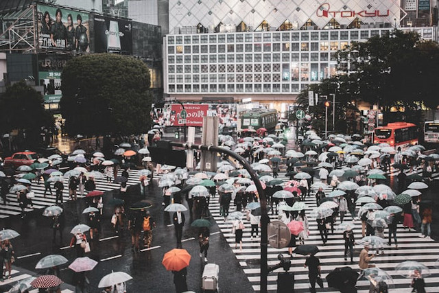 Musim dingin di Jepang. Foto adalah Shibuya, Tokyo, Jepang. Sumber: Unsplash/Sho Studio