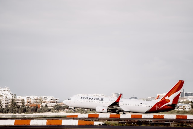 Maskapai penerbangan internasional di Indonesia. Foto: Qantas. Sumber: Unsplash/Josh Withers