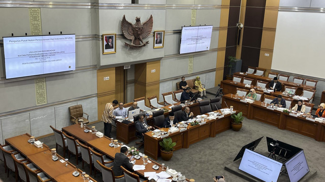 Rapat Komisi VIII DPR RI membahas RUU Haji dan Umrah, Selasa (18/2/2025). Foto: Haya Syahira/kumparan