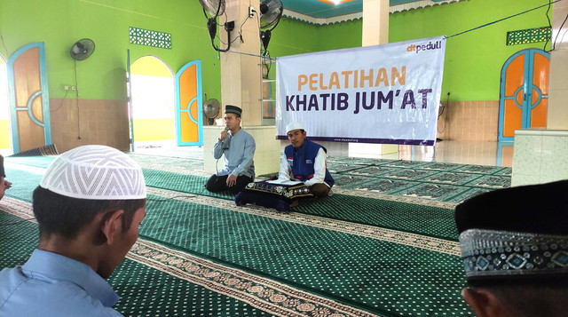 DT Peduli Gelar Pelatihan Khatib Jumat di Masjid Sabilal Mursyidin (Sumber : DT Peduli)