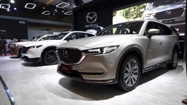 Deretan lini mobil Mazda saat Indonesia International Motor Show (IIMS) 2025. Foto: Sena Pratama/kumparan