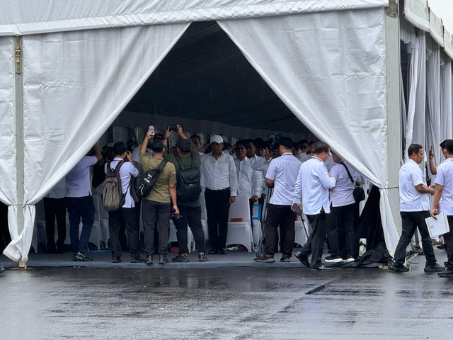 Suasana gladi bersih pelantikan kepala daerah terpilih di Monas, Jakarta, Rabu (19/2) Foto: Luthfi Humam/kumparan