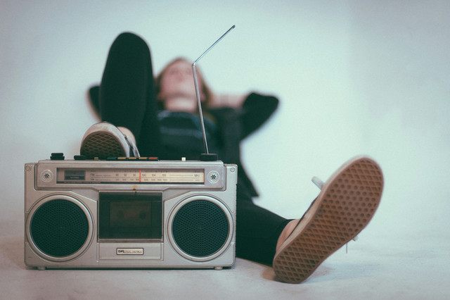 AM pada Radio. Foto hanya ilustrasi. Sumbe foto: Unsplash/Eric