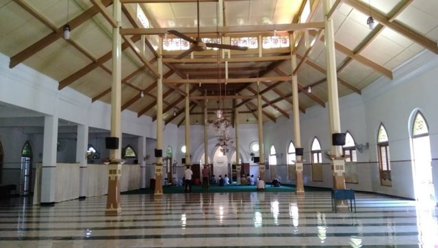 Masjid Peneleh Surabaya, salah satu peninggalan Sunan Ampel. Foto: Masruroh/Basra