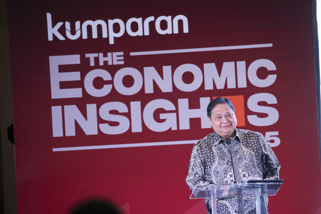 Menteri Koordinator Bidang Perekonomian Airlangga Hartarto memberikan sambutan pada acara kumparan The Economic Insights 2025 di The Westin, Jakarta, Rabu (19/2/2025). Foto: Aditia Noviansyah/kumparan