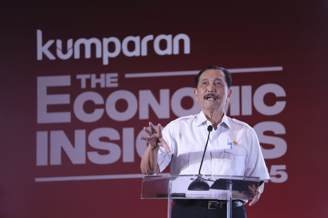 Ketua Dewan Ekonomi Nasional (DEN) Luhut Binsar Pandjaitan memberikan sambutan pada acara kumparan The Economic Insights 2025 di The Westin, Jakarta, Rabu (19/2/2025). Foto: Jamal Ramadhan/kumparan