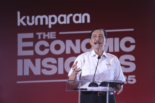 Ketua Dewan Ekonomi Nasional (DEN) Luhut Binsar Pandjaitan memberikan sambutan pada acara kumparan The Economic Insights 2025 di The Westin, Jakarta, Rabu (19/2/2025). Foto: Jamal Ramadhan/kumparan