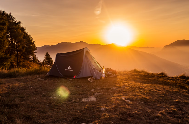 camping ground parang gombong. Foto Hanya Ilustrasi Bukan Tempat Sebenarnya. Sumber Foto: Unsplash/Kevin Lanseselli