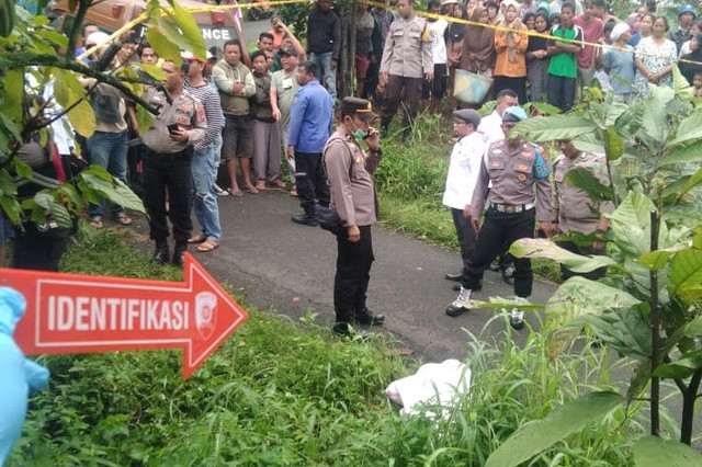 Mayat perempuan di Tanah Datar, Sumbar, Rabu (19/1/2025). Foto: Dok. Istimewa