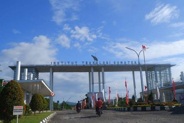 Gerbang Utama Itera. | Foto: Lampung Geh