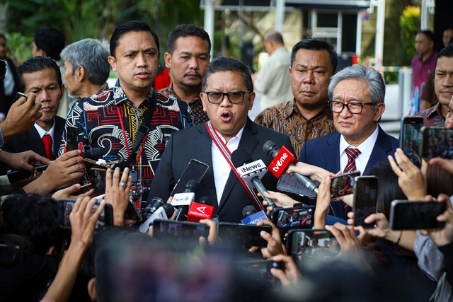 Sekjen PDIP Hasto Kristiyanto memenuhi panggilan pemeriksaan di Gedung Merah Putih KPK, Jakarta, Kamis (20/2/2025). Foto: Iqbal Firdaus/kumparan