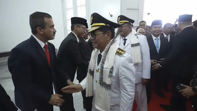 Gubernur DKJ terpilih Pramono Anung bersama wakil Gubernur Rano Karno disambut saat tiba di Balai Kota Jakarta, Kamis (20/2/2025). Foto: Youtube/Pemprov DKI Jakarta