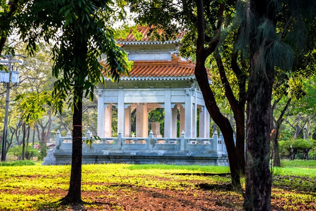 Wisata Khao Yai-Bangkok. Foto adalah Lumpini Park. Sumber: Unsplash/Ivan Nedelchev