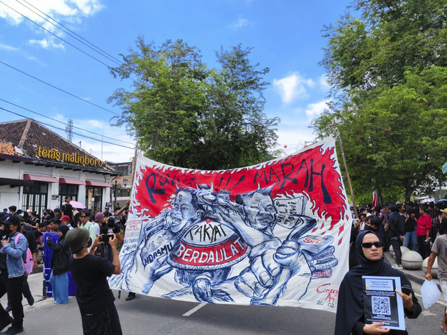 Massa Jogja Memanggil di Jalan Malioboro, Kamis (20/2/2025). Foto: Arfiansyah Panji Purnandaru/kumparan