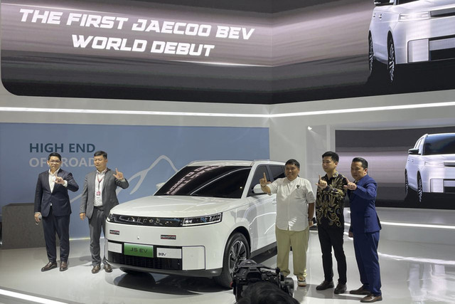 Mobil listrik Jaecoo J5 EV lakoni debut global di IIMS 2025.  Foto: Sena Pratama/kumparan