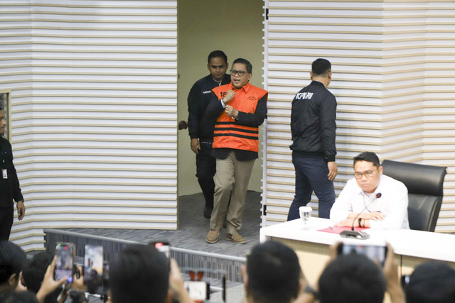 Konferensi pers penahanan Sekjen PDIP Hasto Kristiyanto di Gedung Merah Putih KPK, Jakarta, Kamis (20/2/2025). Foto: Iqbal Firdaus/kumparan