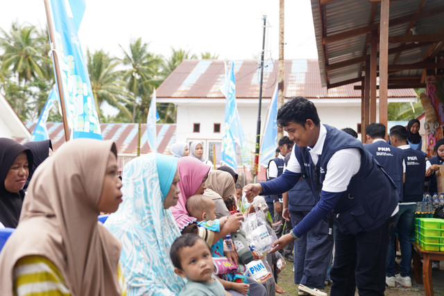 PNM gelar sosialisasi stunting dan memberikan makanan bergizi untuk anak-anak dan ibu hamil di Desa Towale, Kabupaten Donggala, Sulawesi Tengah. Foto: Dok. PNM