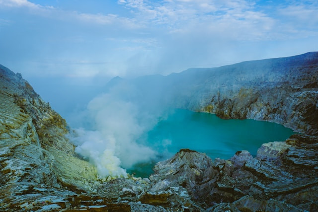 Kabupaten Terluas di Jawa Timur. Foto Bentang Alam di Banyuwangi. Sumber: unsplash.com/Yulia Agnis