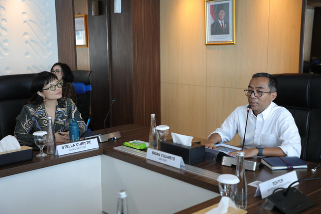 Mendiktisaintek Brian Yuliarto melakukan pertemuan bersama rektor perguruan tinggi seluruh Indonesia, di Kantor Kemendiktisaintek, Jakarta Pusat. Foto: Dok. Kemendiktisaintek