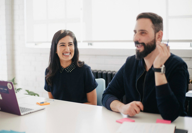 Perbedaan Corporate Communication dan Public Relations. Foto Hanya Ilustrasi, Bukan Sebenarnya. Sumber Unsplash Jason Goodman