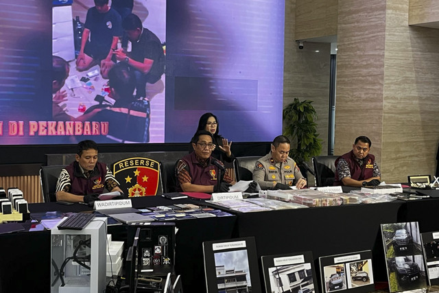 Konferensi Pers pengungkapan kasus tindak pidana judi online di Mabes Polri, Jakarta Selatan, Jumat (21/2/2025).  Foto: Rayyan Farhansyah/kumparan