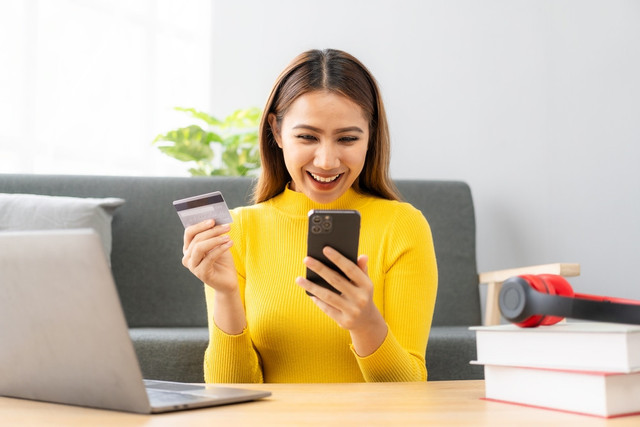 Ilustrasi belanja di e-commerce. Foto: Shutterstock