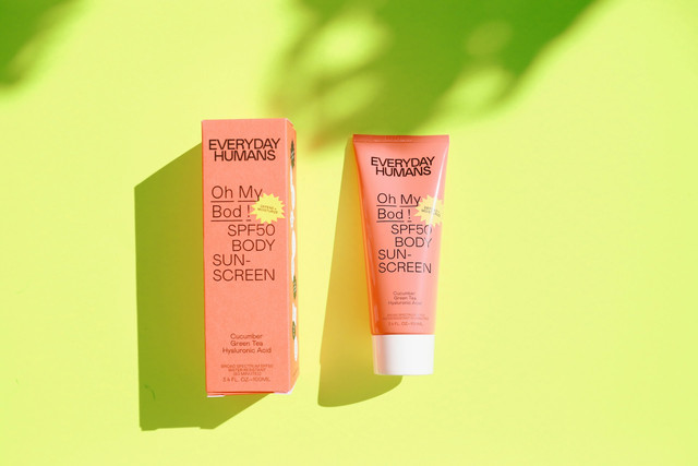 Ilustrasi Cara Reapply Sunscreen saat Pakai Bedak, Sumber Unsplash Lina Verovaya